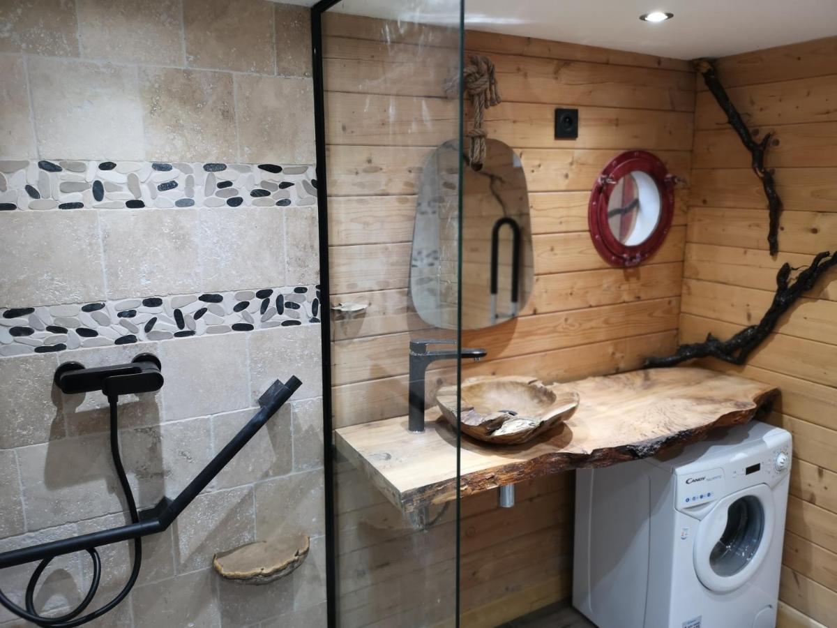 Sortilege Apartment Льомбеск Екстериор снимка